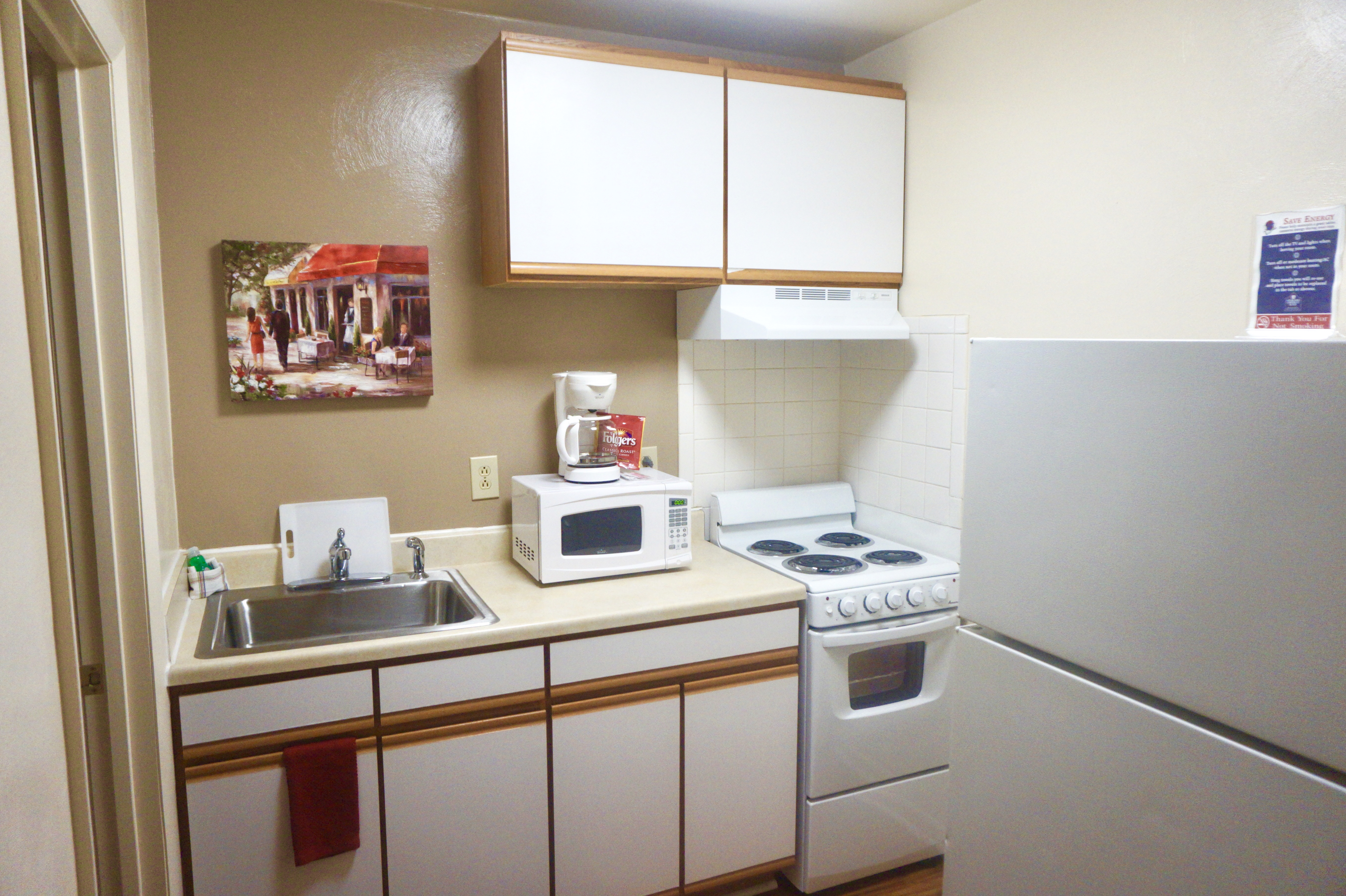 Studio Kitchen | Affordable Corporate Suites